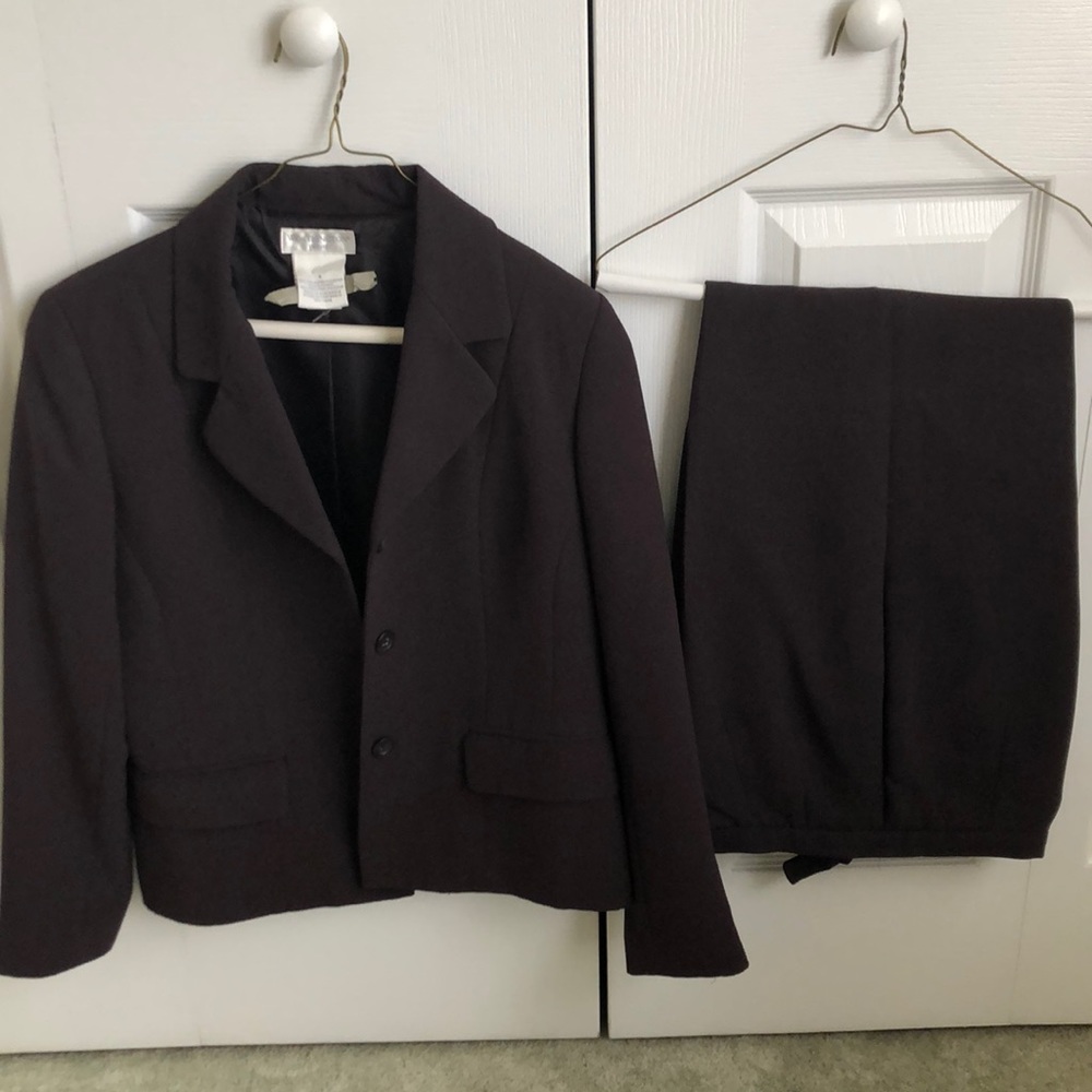 Business pant suit